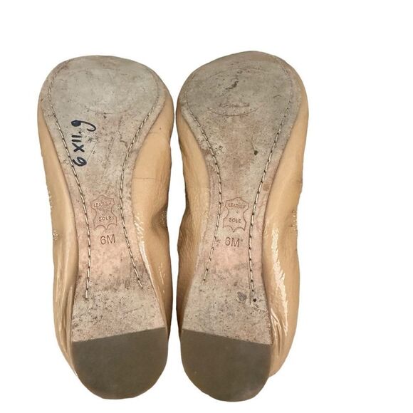 Tory Burch Beige Flats with Gold Logo - Picture 7 of 8